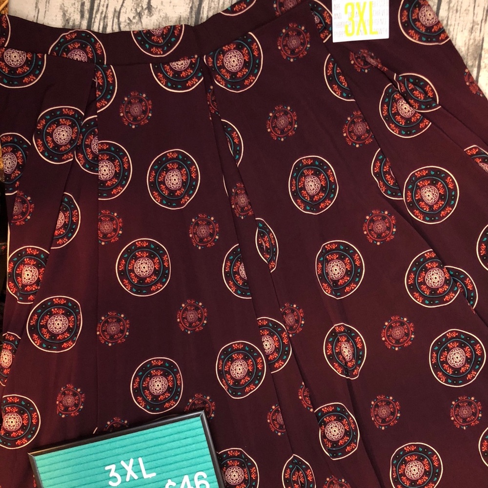 NWT LuLaRoe Madison Skirt w/ Pockets! ❤️